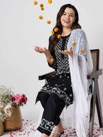 Load image into Gallery viewer, Black chikankari cotton kurta with pants set of 2
